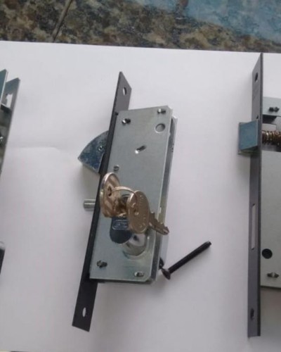 Detalhes do produto Fechadura perfil estreito para porta de alumínio